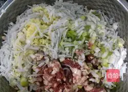 Illustration of how to make wild boar stuffed buns 3