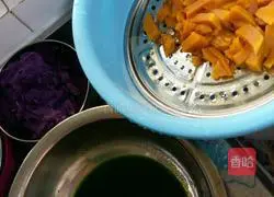 Illustration of how to make colorful steamed buns 1