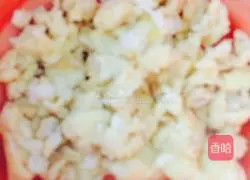 Illustration of how to make vegetarian egg fried noodles 3