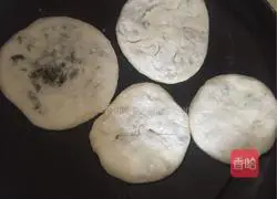 Illustration of how to make pickle cakes 4