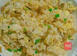 Illustration of how to make fried rice with eggs and mustard mustard 8