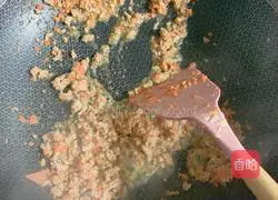 One week of baby food supplement: Illustration of how to make minced beef and egg fried rice 8