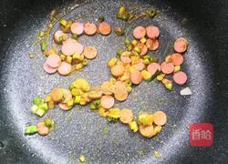 Illustration of how to make curry ham and egg fried rice 5