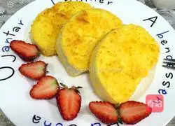 Illustration of how to make golden steamed bun slices 6