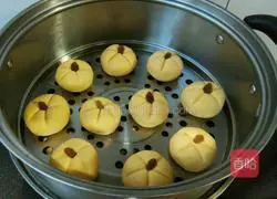 Illustration of how to make pumpkin pie (bean paste filling) 8