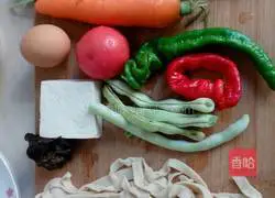 Illustration of how to make egg noodles 1