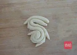 Illustration of how to make Jade Rabbit steamed buns 11