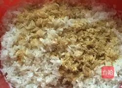 Illustration of how to make braised sausage rice (rice cooker version) 4