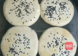 Illustration of how to make sugar-filled dough cakes 7