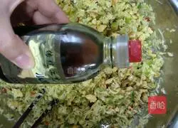 Illustration of how to make zucchini and egg dumplings 16