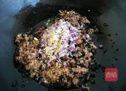 Illustration of how to make beef sauce noodles 10