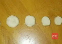 Milk aroma Illustration of how to make white rose steamed buns 2