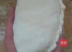 Mushrooms and chives baked into lotus leaf cake.Recipe 9