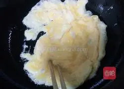 Illustration of how to make zucchini and egg bun filling 9