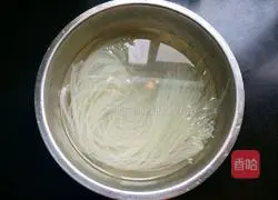 Illustration of how to make spicy and sour vermicelli 3