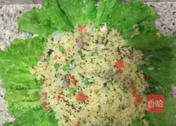 Illustration of how to make colorful fried rice 12