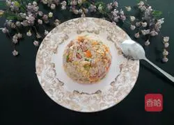 Illustration of how to make egg and ham fried rice 7