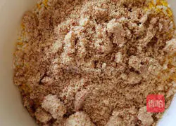 Illustration of how to make glutinous rice flavored sausage and bean dregs steamed bun rolls 4