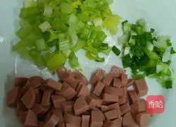 Illustration of how to make celery and egg fried rice 2