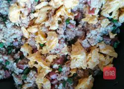 Illustration of how to make cowpea, ham and egg fried rice 8