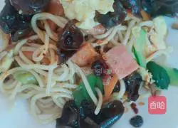 Assorted ham and egg fried noodles Illustration of how to do it 7