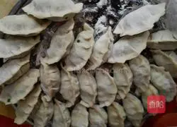 Illustration of how to make leek and egg dumplings 5