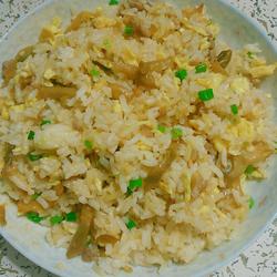Fried rice with egg and pickled mustard