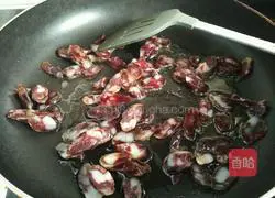 Illustration of sausage braised rice 3