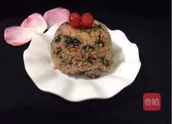 Illustration of how to make amaranth and garlic fried rice 5