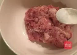 Water chestnut steamed meat pie recipe 3