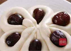 Illustration of how to make red date steamed buns 6