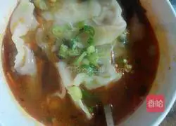 Illustration of how to make spicy and sour wontons 6