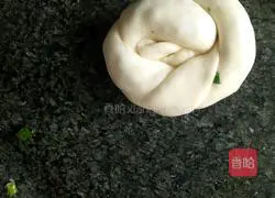 Fried scallion pancakes Illustration of how to do it 12