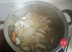 Illustration of how to make wontons with vegetarian filling 2