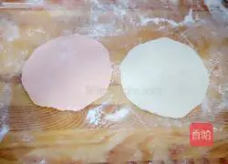 Illustration of making double-layered double-stuffed buns 8