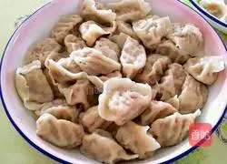 Illustration of how to make beef and celery dumplings 11