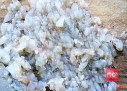 Illustration of how to make pork, cabbage and shrimp dumplings 3