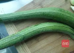 Illustration of how to make loofah egg cake 1