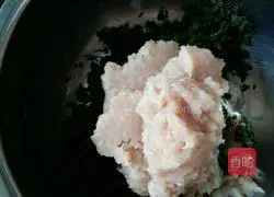 Chicken soup wonton recipe illustration 8