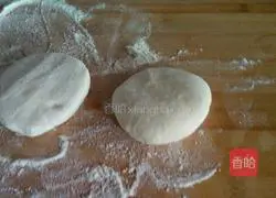 Illustration of how to make mutton and onion pancakes 6