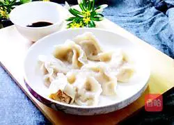 Illustration of how to make pork and green onion dumplings 17