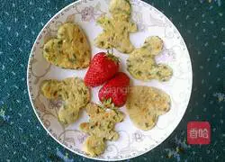 Illustration of how to make cartoon sophora egg pancake 9