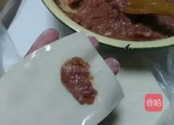 Illustration of how to make colorful wontons 2