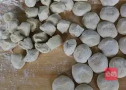 Illustration of how to make fennel stuffed dumplings 7