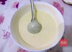 Illustration of how to make multigrain egg pancakes 1 