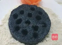 Illustration of how to make honeycomb charcoal fried rice 10