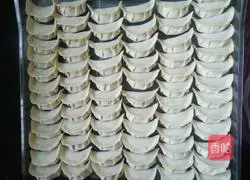 Illustration of how to make fennel stuffed dumplings 7