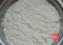 Illustration of how to make grilled onion and beef patties 5