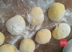 Illustration of making homemade pumpkin pancakes 6