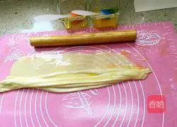 Illustration of how to make hand-caught cake embryos 23